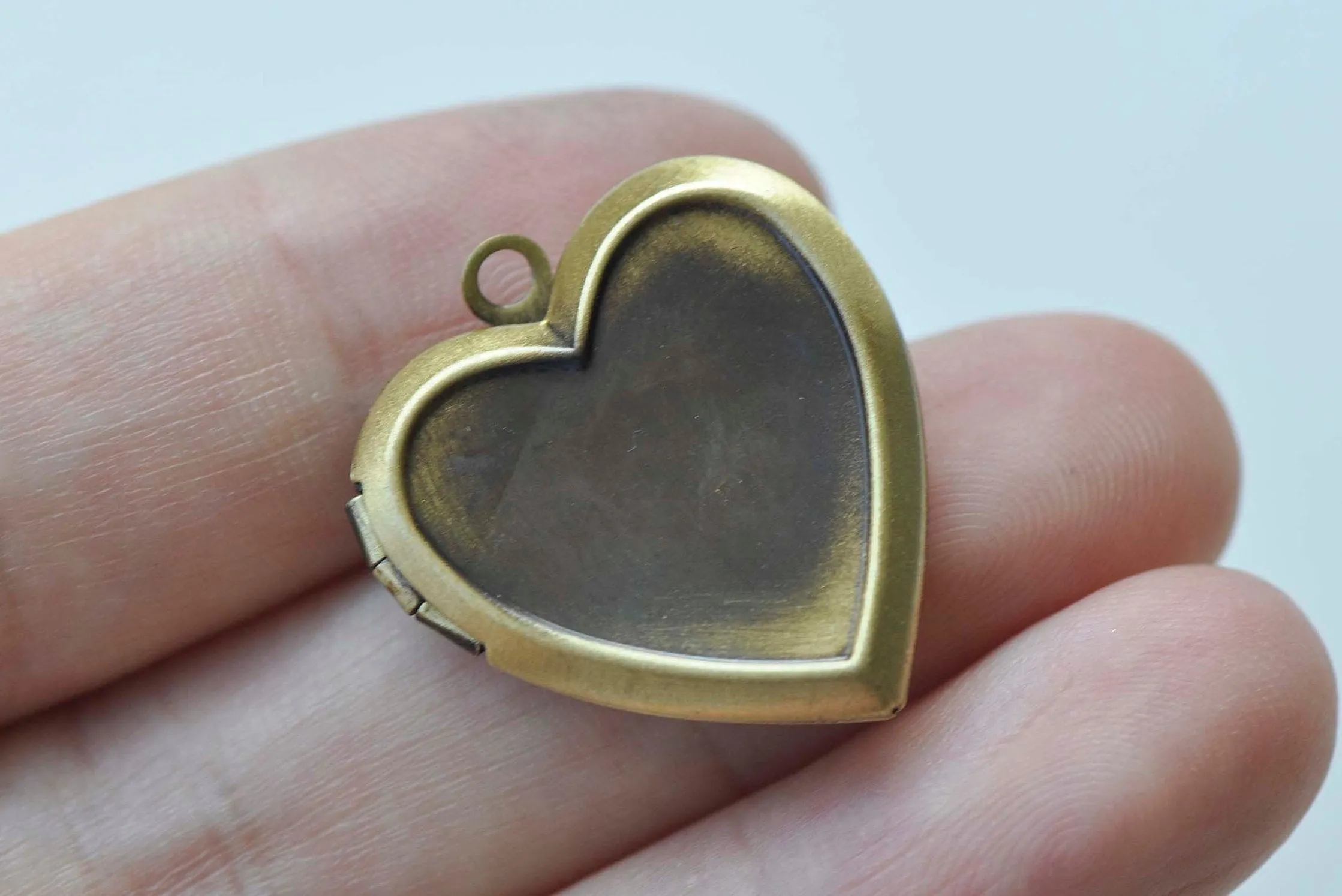 4 pcs Flat Back Bezel Heart Photo Memory Locket Pendants
