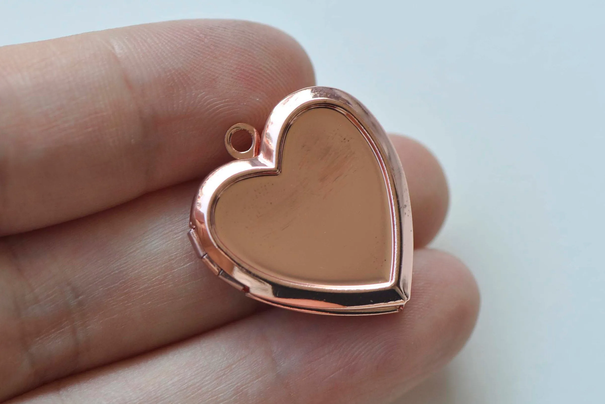 4 pcs Flat Back Bezel Heart Photo Memory Locket Pendants