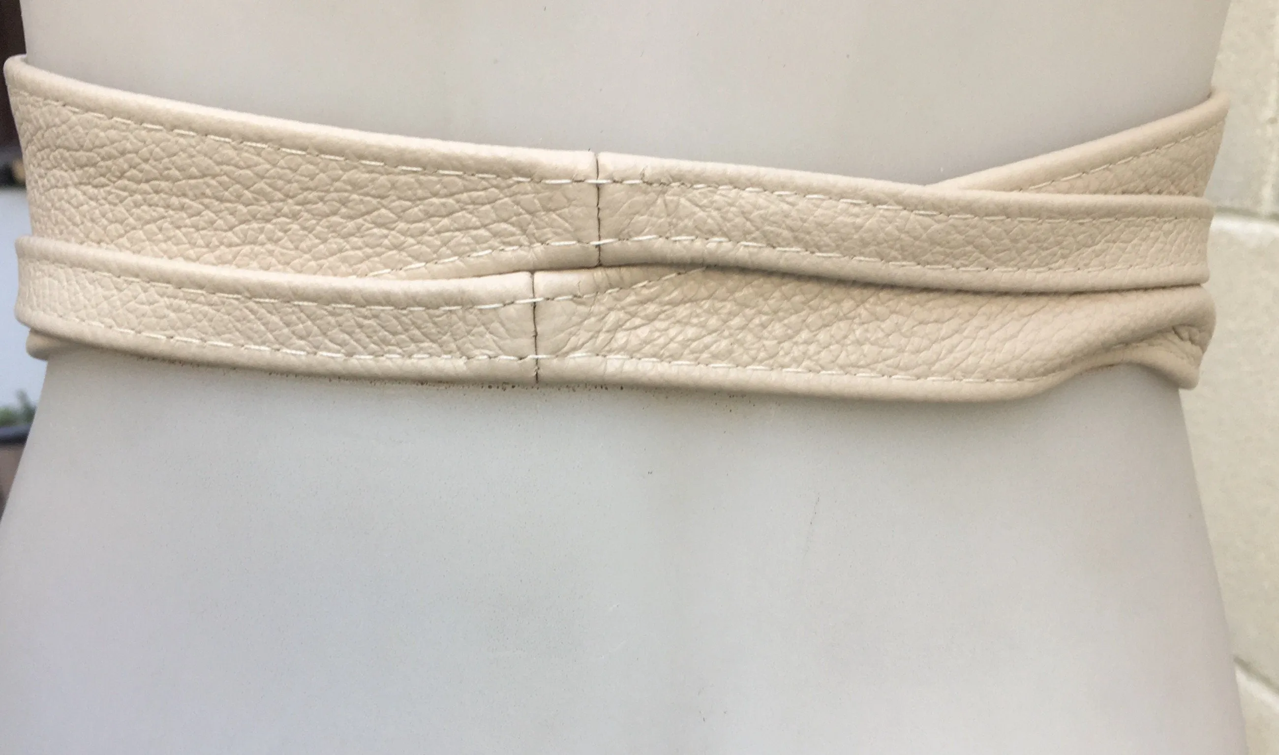 Cream obi belt in soft leather. Wrap belt in  light beige. Wide waist belt in genuine leather. Genunine leather wraparound boho dress belt