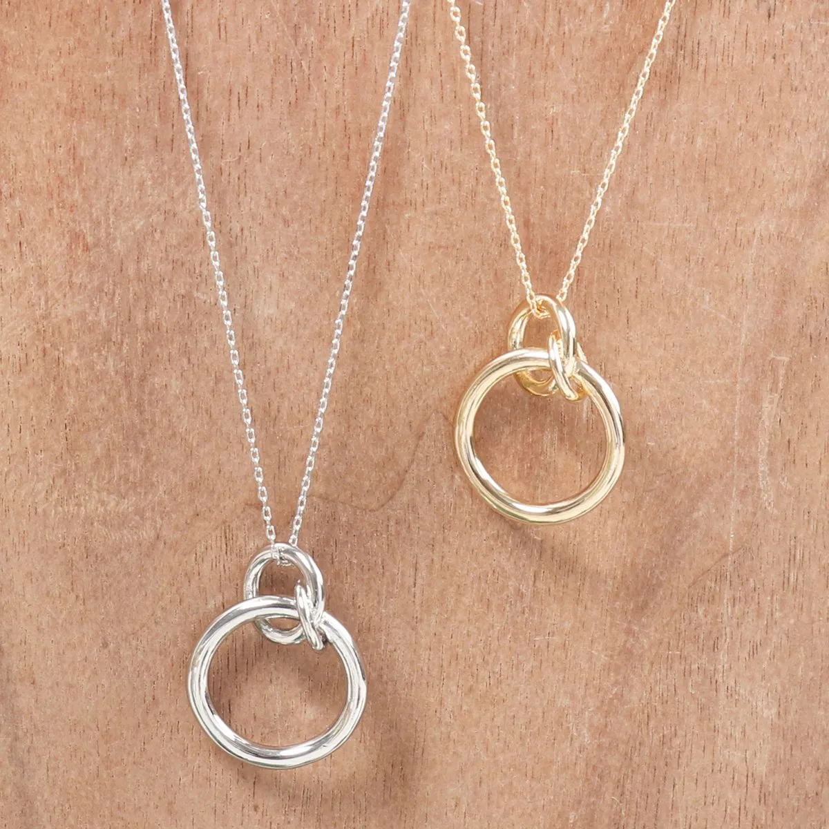 Inb020 - 3 Linked Ring Necklace