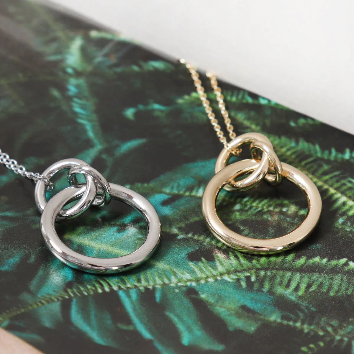 Inb020 - 3 Linked Ring Necklace