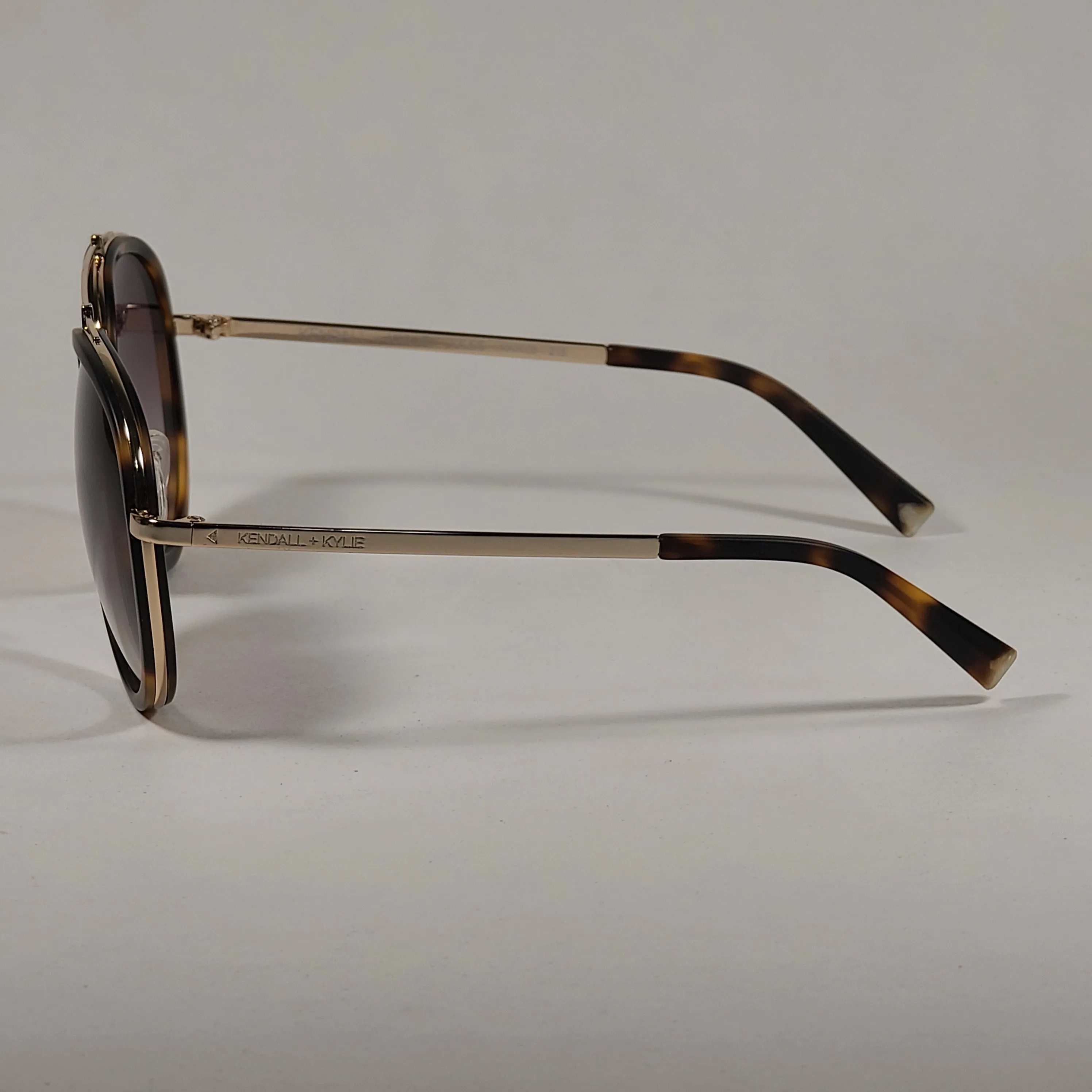 Kendall   Kylie Jules Aviator Sunglasses Matte Demi Tortoise and Gold Frame Brown Gradient Lens KK5005Q 215