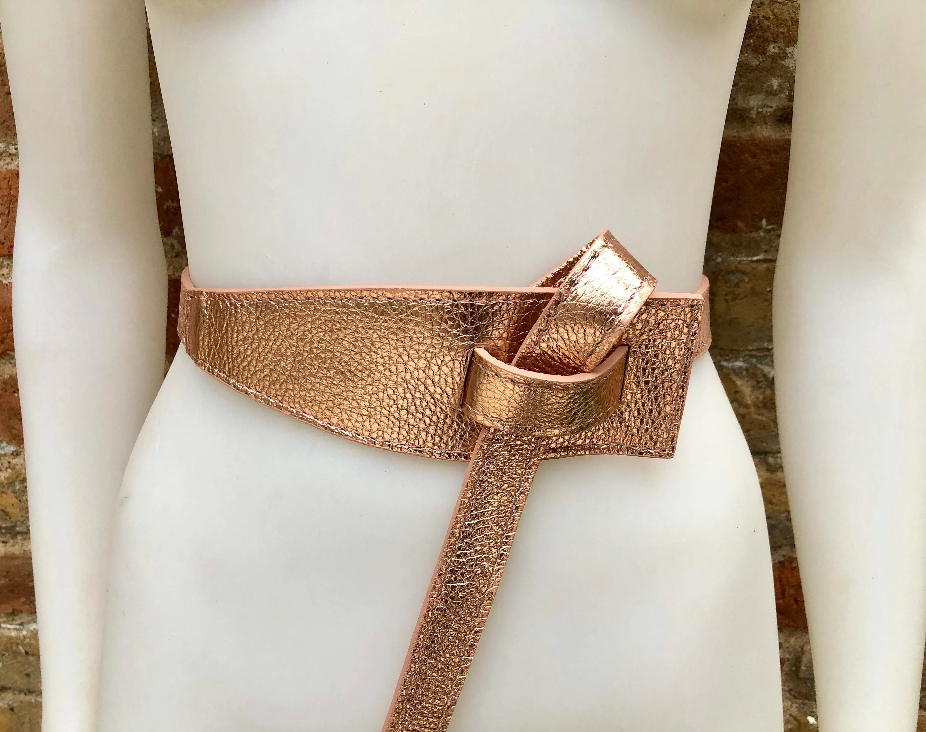 Leather 80s style obi belt . Wrap belt in golden pink.  Waist belt in genuine  leather. Pink glitter wraparound belt. Salmon pink dress belt
