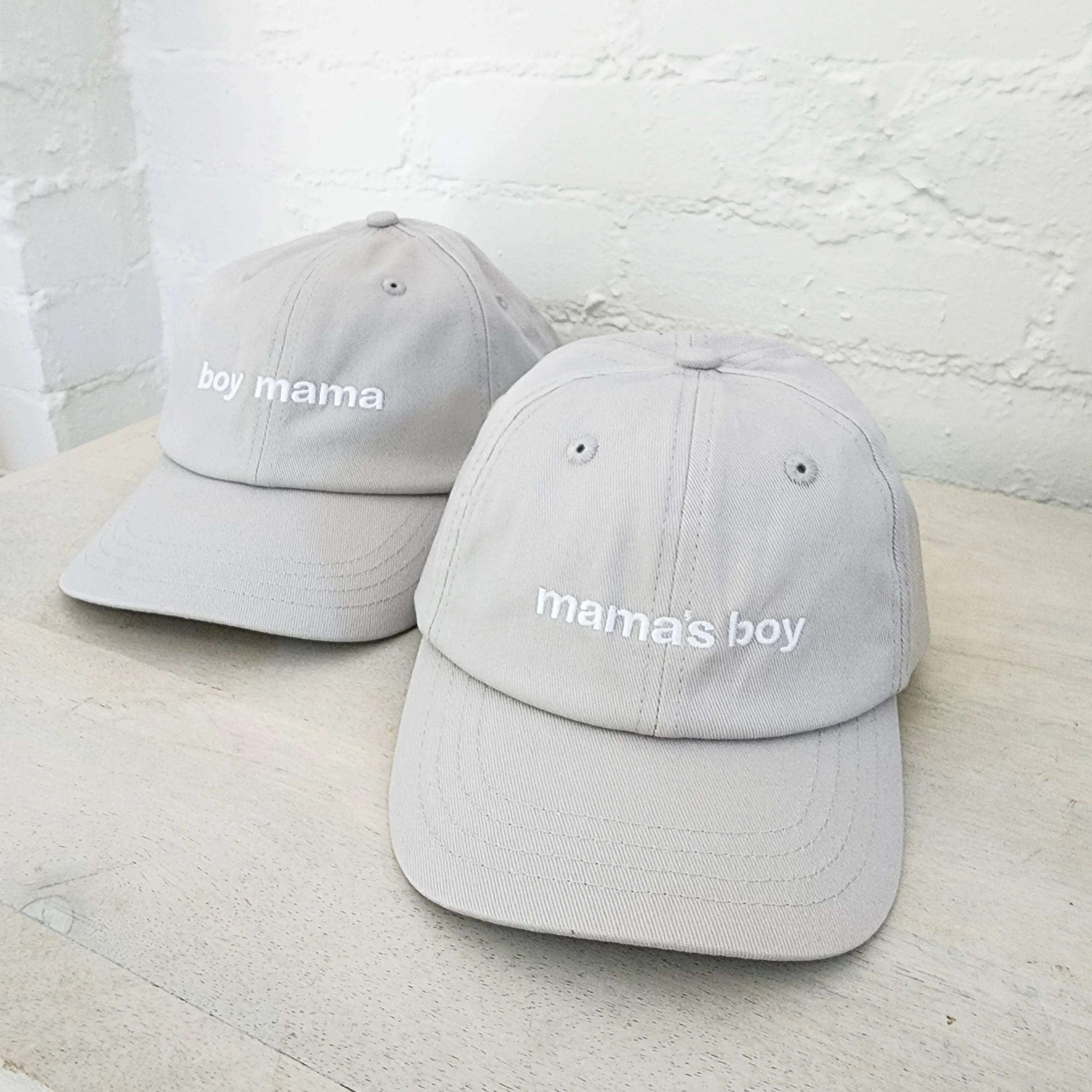 LĒ·LĀ·LŌ - Mama's Boy Embroidery Dad Cap - Lt Gray: Infant & Toddler