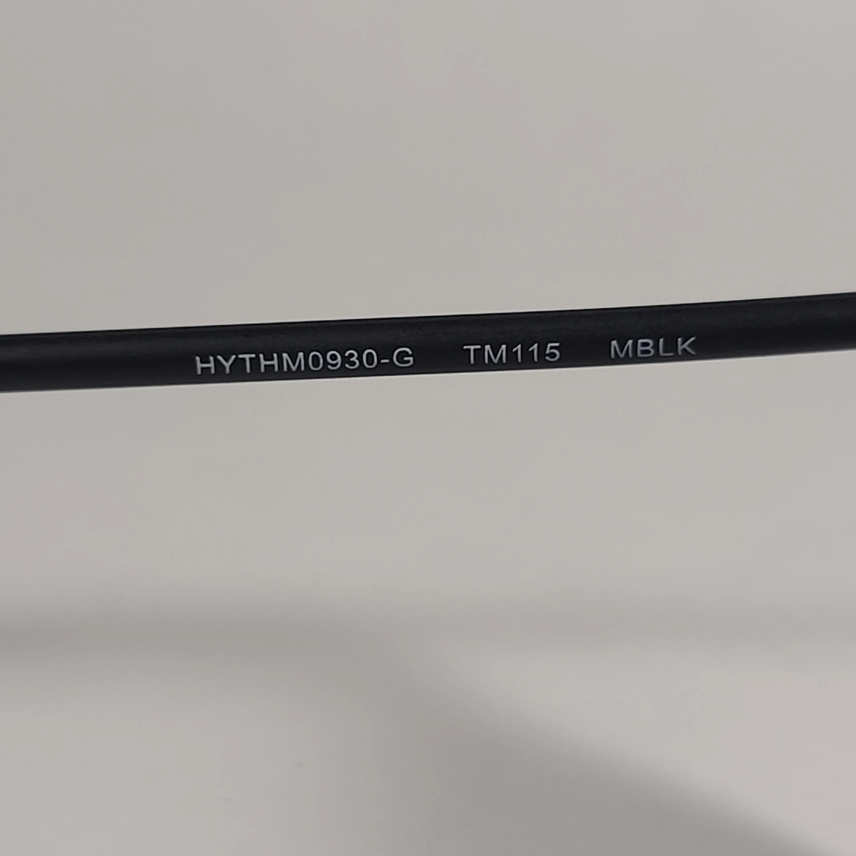 Tahari Round Sunglasses Matte Black Frame Gray Smoke Gradient Lens TM115 MBLK