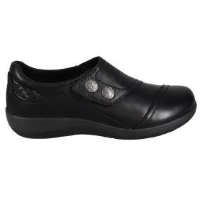 Women's Karina